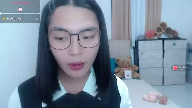 zhaviahale21 online show from 08/02/26, 12:14