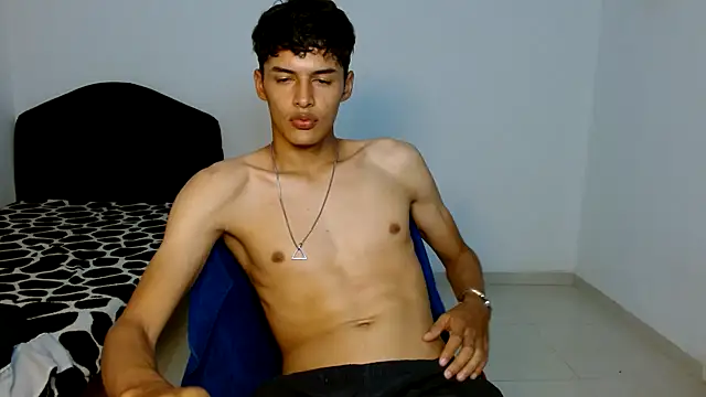 Snapshot of satisfactionx22 chatting on 01/19/25, 01:32 satisfactionx22 online show from 01/19/25, 01:32