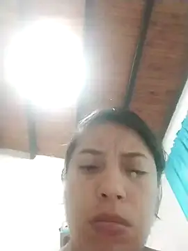 Snapshot of lisseth chatting on 12/27/24, 04:21 lisseth online show from 12/27/24, 04:21