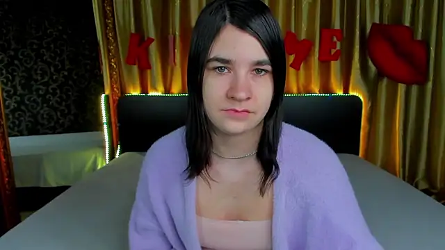  Polly Love  online show from 02/16/26, 07:15