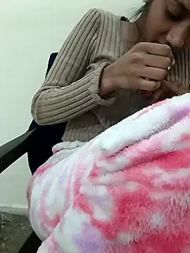 Snapshot of Aradhna_cute chatting on 01/13/25, 10:47 Aradhna cute online show from 01/13/25, 10:47