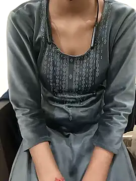 Snapshot of Aradhna_cute chatting on 01/15/25, 04:57 Aradhna cute online show from 01/15/25, 04:57