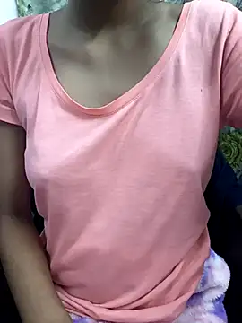 Snapshot of Aradhna_cute chatting on 02/07/25, 02:37 Aradhna cute online show from 02/07/25, 02:37