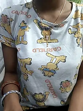 Snapshot of Aradhna_cute chatting on 02/10/25, 04:08 Aradhna cute online show from 02/10/25, 04:08