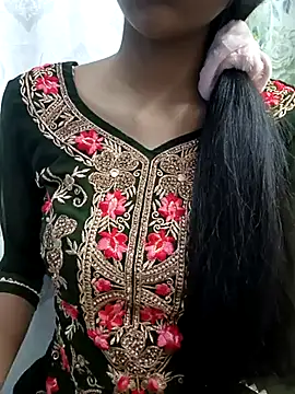 Snapshot of Aradhna_cute chatting on 02/13/25, 10:44 Aradhna cute online show from 02/13/25, 10:44