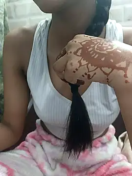 Snapshot of Aradhna_cute chatting on 02/18/25, 04:16 Aradhna cute online show from 02/18/25, 04:16