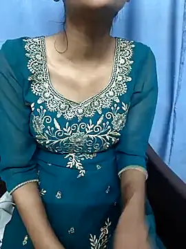 Snapshot of Aradhna_cute chatting on 03/01/25, 04:11 Aradhna cute online show from 03/01/25, 04:11