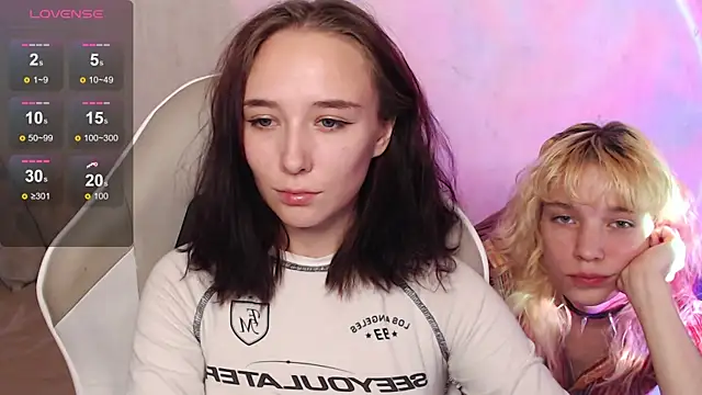 Snapshot of Robin_yourss chatting on 09/18/25, 12:18 Robin yourss online show from 09/18/25, 12:18