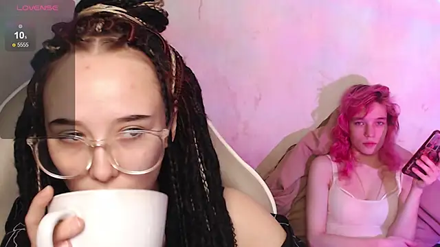 Snapshot of Robin_yourss chatting on 11/16/25, 02:00 Robin yourss online show from 11/16/25, 02:00