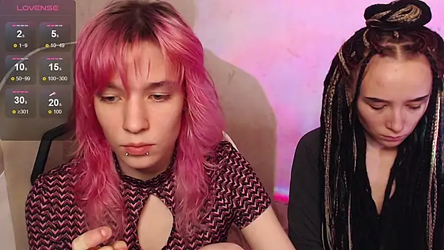 Snapshot of Robin_yourss chatting on 11/27/25, 02:08 Robin yourss online show from 11/27/25, 02:08