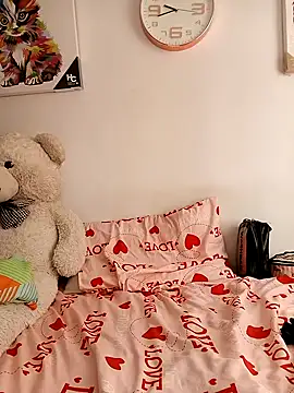 KimPielCanela online show from 02/20/25, 02:24