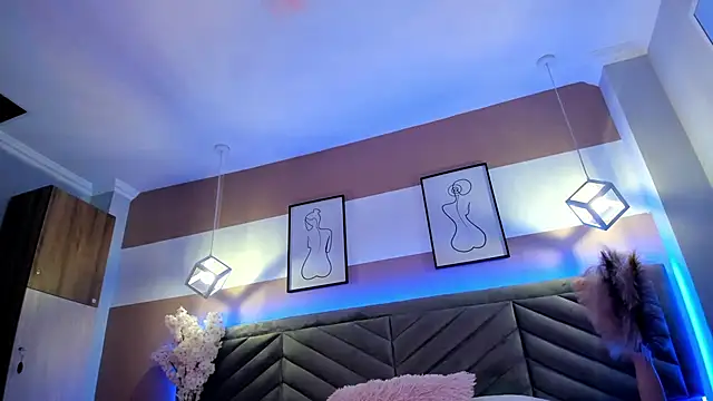 Megan mooree  online show from 01/29/25, 12:56