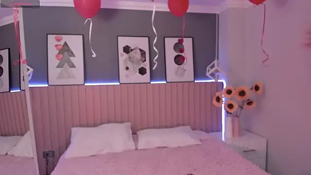 Megan mooree  online show from 02/17/25, 07:21