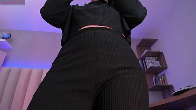 Megan mooree  online show from 02/22/25, 12:08