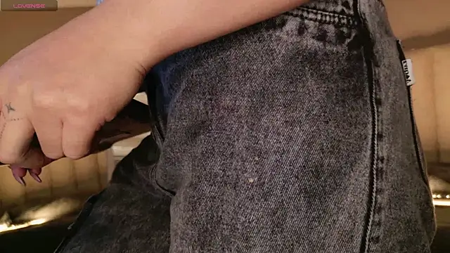 Megan mooree  online show from 10/13/25, 12:16