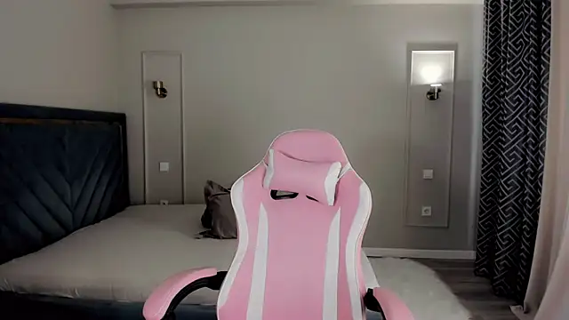 oxxx me online show from 03/28/26, 10:15