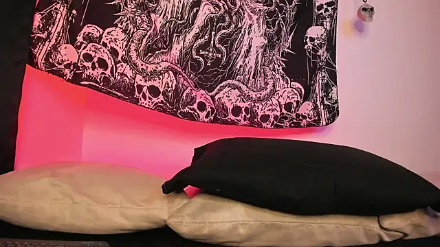 Agnes jones  online show from 04/16/26, 12:00