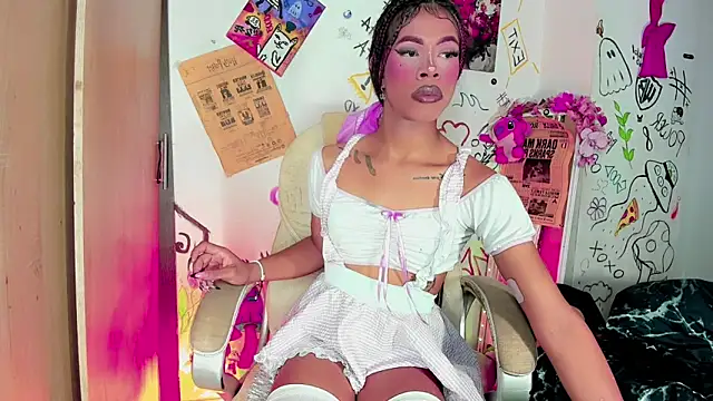 bloom444 online show from 05/31/26, 01:03