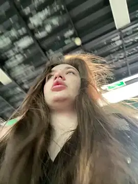 Holly Molii online show from 12/28/24, 05:33