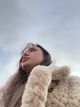 Holly Molii online show from 01/17/25, 05:21