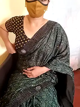 Snapshot of yourtamilcouple chatting on 01/06/25, 09:19 yourtamilcouple online show from 01/06/25, 09:19