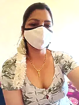 Snapshot of yourtamilcouple chatting on 03/15/25, 06:47 yourtamilcouple online show from 03/15/25, 06:47