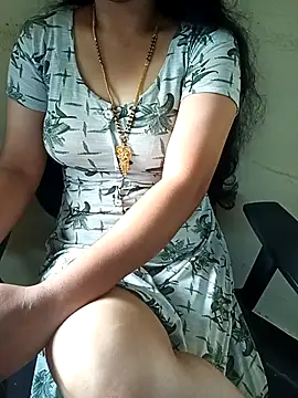 Snapshot of yourtamilcouple chatting on 11/20/25, 02:45 yourtamilcouple online show from 11/20/25, 02:45