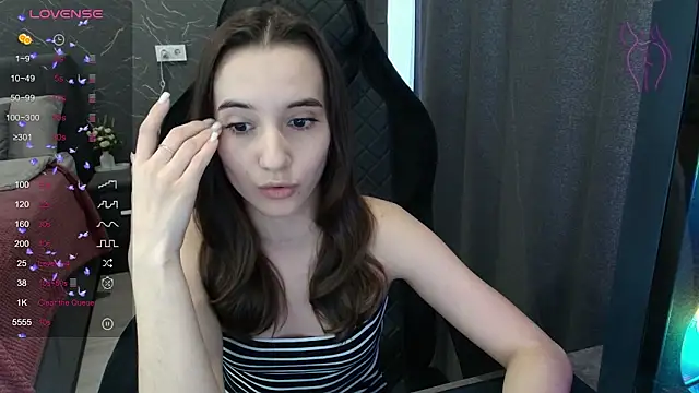 Alice Weiss online show from 03/01/26, 01:13