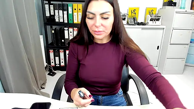 Snapshot of kilenyapatrice chatting on 11/18/25, 02:21 kilenyapatrice online show from 11/18/25, 02:21