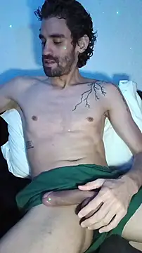 Snapshot of johngil0995 chatting on 11/13/25, 12:15 johngil0995 online show from 11/13/25, 12:15