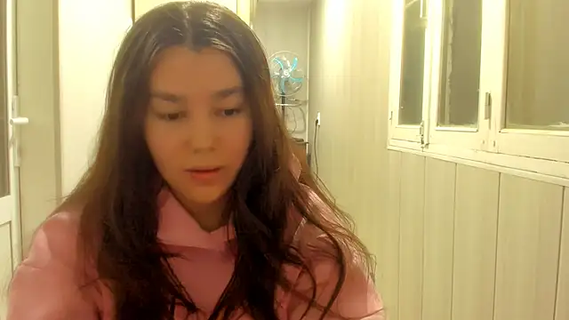 Snapshot of LunaXmii chatting on 11/08/25, 06:40 LunaXmii online show from 11/08/25, 06:40