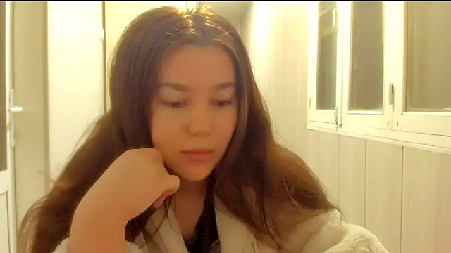 Snapshot of LunaXmii chatting on 12/18/25, 01:11 LunaXmii online show from 12/18/25, 01:11