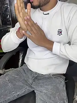 Snapshot of sexyboy09 chatting on 12/18/24, 03:33 sexyboy09 online show from 12/18/24, 03:33