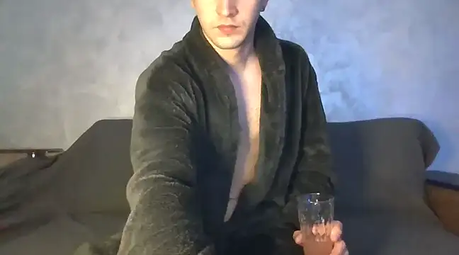 Snapshot of Frank07021 chatting on 01/15/25, 01:45 Frank07021 online show from 01/15/25, 01:45