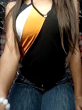 poojaji690 online show from 02/17/26, 06:21