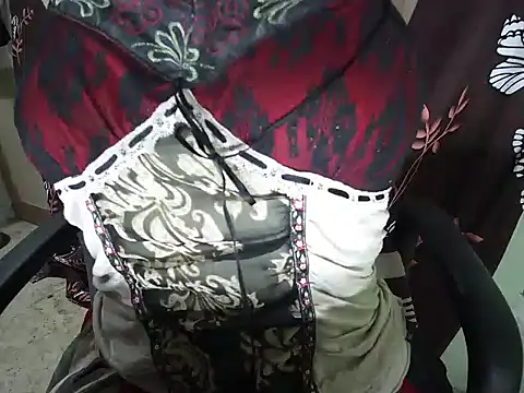 Snapshot of Kinjal_patel01 chatting on 11/13/25, 03:16 Kinjal patel01 online show from 11/13/25, 03:16