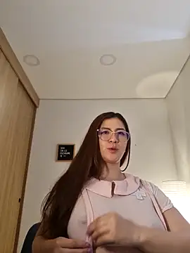 Snapshot of Rachel_t_ chatting on 10/18/25, 04:52 Rachel t online show from 10/18/25, 04:52