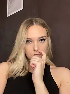 Alisa Rise online show from 11/23/25, 02:50