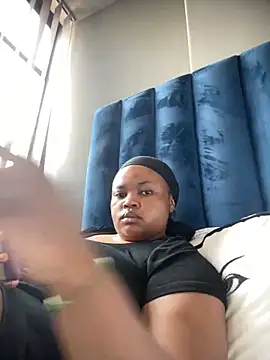 Curveysinaa online show from 02/06/25, 08:39