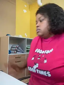 Curveysinaa online show from 02/21/25, 08:07