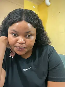 Curveysinaa online show from 03/06/25, 11:58