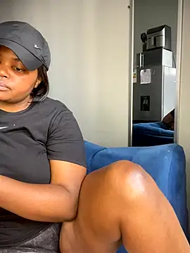 Curveysinaa online show from 11/13/25, 12:15