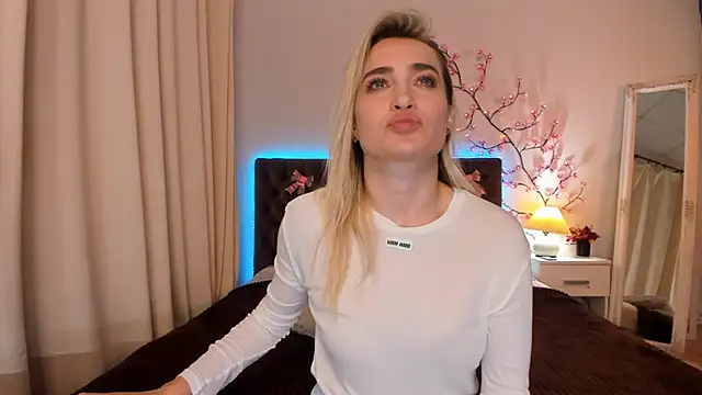 KateOwyns online show from 03/27/26, 01:22