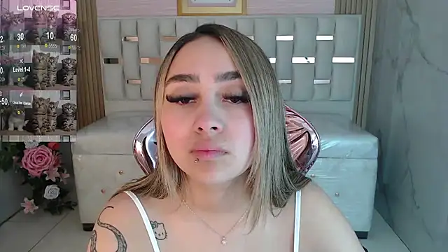 Snapshot of merloth_sub chatting on 02/21/25, 09:56 merloth sub online show from 02/21/25, 09:56