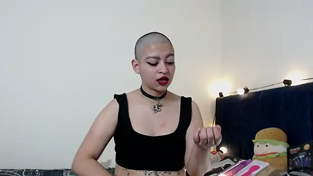 Bitsy Messy online show from 12/20/24, 04:42