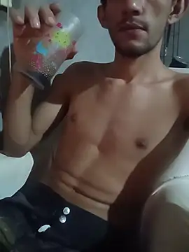 Snapshot of Treloso21 chatting on 02/17/26, 11:33 Treloso21 online show from 02/17/26, 11:33