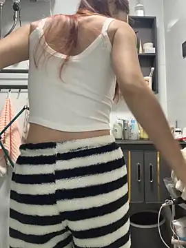 Aimeil online show from 11/11/25, 03:12