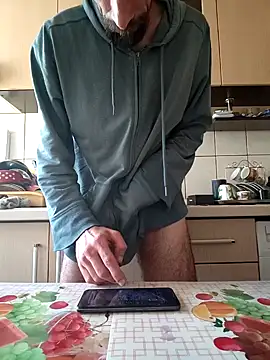 Snapshot of vulpe8400 chatting on 01/04/25, 10:49 vulpe8400 online show from 01/04/25, 10:49