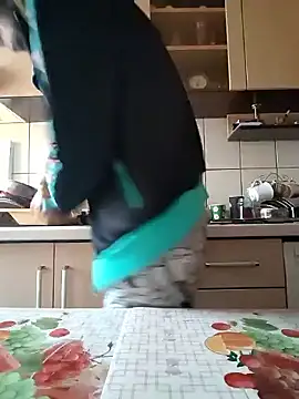 Snapshot of vulpe8400 chatting on 02/15/25, 10:33 vulpe8400 online show from 02/15/25, 10:33