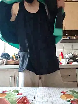 Snapshot of vulpe8400 chatting on 02/25/25, 08:36 vulpe8400 online show from 02/25/25, 08:36